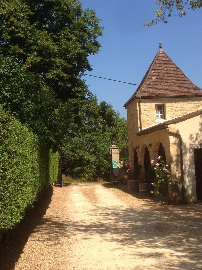 Lo Petit Cretsou Bed and Breakfast Simeyrols Exteriör bild